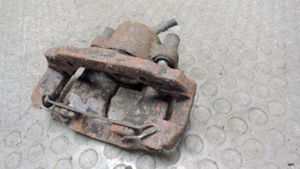 Foto: BREMSSATTEL VORN LINKS eines Ford Sierra Turnier Exclusive