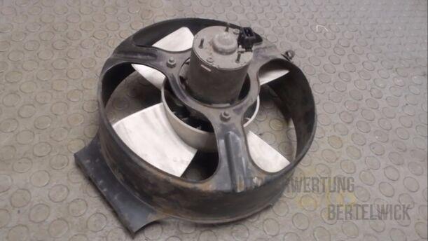 Foto: ELEKTROLÜFTER eines Skoda Felicia Combi 1.3 CLX