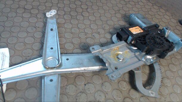Foto: FENSTERHEBER ELEKTR. VORN RECHTS (4/5-TÜRER) eines Opel Corsa Exclusive
