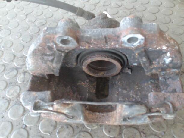 Foto: BREMSSATTEL VORN LINKS eines Opel Vectra 2.0 Exclusive