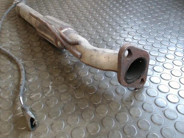 Foto: AUSPUFFROHR VORN eines Fiat Punto 55 Exclusive