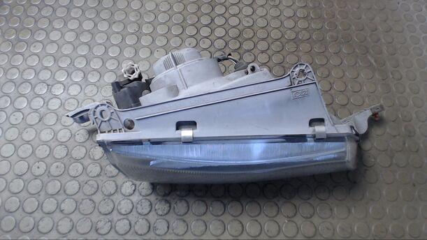 Foto: SCHEINWERFER RECHTS eines Daewoo Nexia 1.5 Exclusive