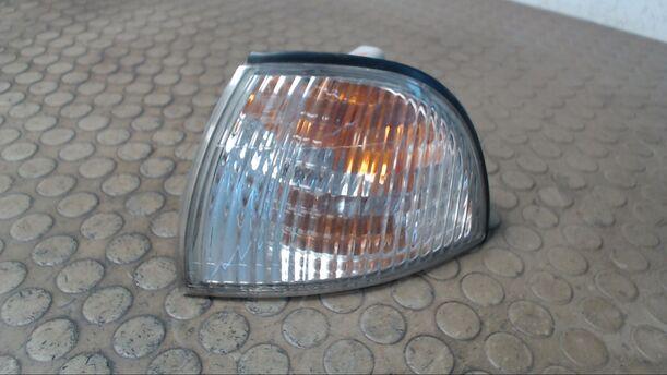 Foto: BLINKER / BLINKLEUCHTE LINKS eines Daewoo Nexia 1.5 Exclusive