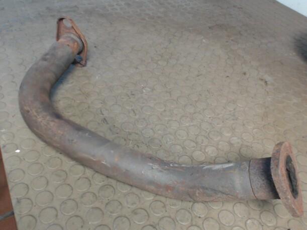 Foto: AUSPUFFROHR VORN eines Opel Vectra