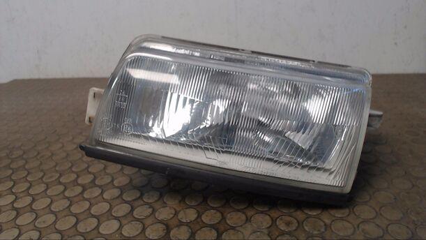 Foto: SCHEINWERFER LINKS eines Daihatsu Charade Exclusive