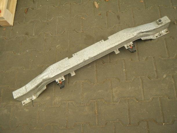 Foto: VERSTÄRKUNG HINTEN (KOMBI) eines Opel Astra 1.6 Caravan Exclusive