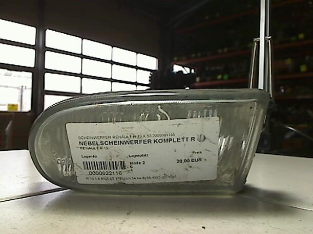 Foto: NEBELSCHEINWERFER  RECHTS eines Renault R 19 1.8 Exclusive
