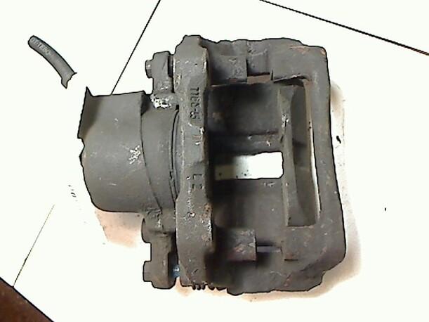 Foto: BREMSSATTEL VORN RECHTS eines Renault R 19 1.8 Exclusive