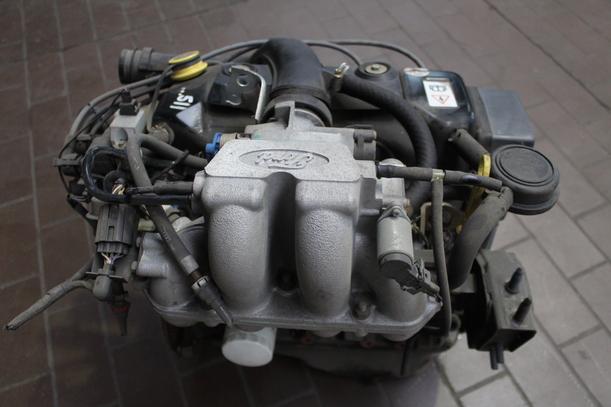 Foto: MOTOR  F4B (33000km) eines Ford Escort Classic