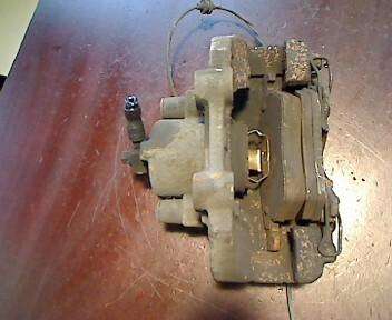 Foto: BREMSSATTEL VORN RECHTS eines Opel Vectra 2.0