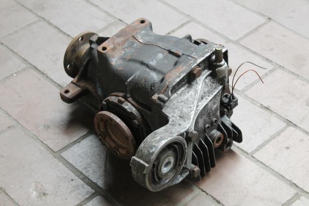Foto: HINTERACHSGETRIEBE (70000km) eines BMW 316i compact