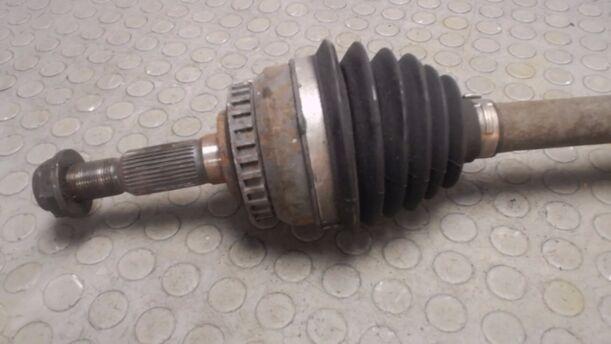 Foto: ANTRIEBSWELLE LINKS eines Saab 900 2.0i