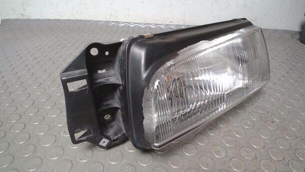 Foto: SCHEINWERFER LINKS eines Mazda 323 1.4i Classic