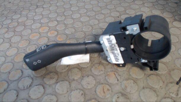 Foto: BLINKSCHALTER/KOMBISCHALTER L eines VW Golf 1.4 Classic