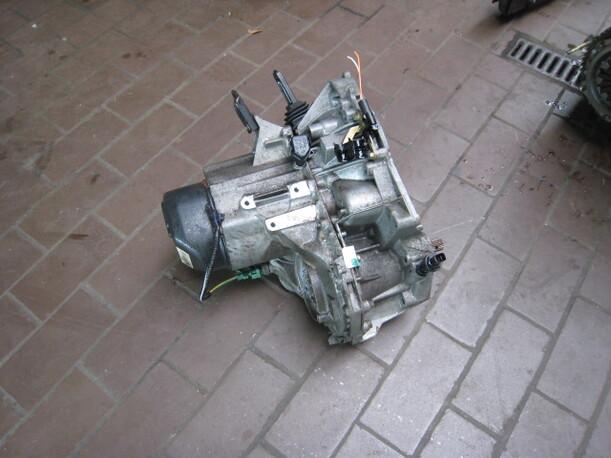 Foto: SCHALTGETRIEBE 5-GANG JB1184 eines Renault Clio 1.2 Classic