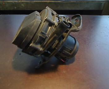 Foto: SEKUNDÄRLUFTPUMPE eines Opel Vectra 1.6