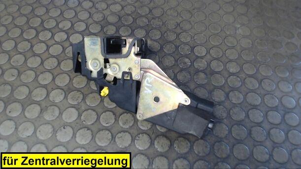 Foto: SCHLOSS VORNE RECHTS eines Mitsubishi Carisma 1600 Combispace