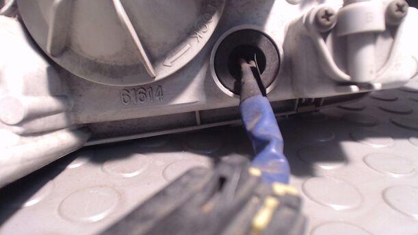 Foto: SCHEINWERFER LINKS eines Mazda 626 2.0i S
