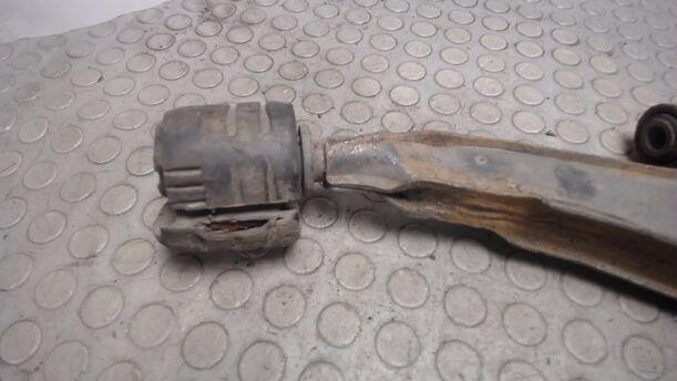 Foto: QUERLENKER VORN RECHTS eines Nissan Almera 1.4 S