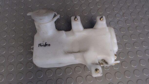 Foto: SCHEIBENWASCHBEHÄLTER HINTEN eines Mazda 626 1.9i