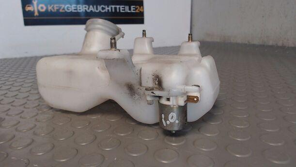 Foto: SCHEIBENWASCHBEHÄLTER HINTEN eines Mazda 626 1.9i