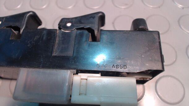 Foto: FENSTERHEBERSCHALTER eines Mazda 626 1.9i