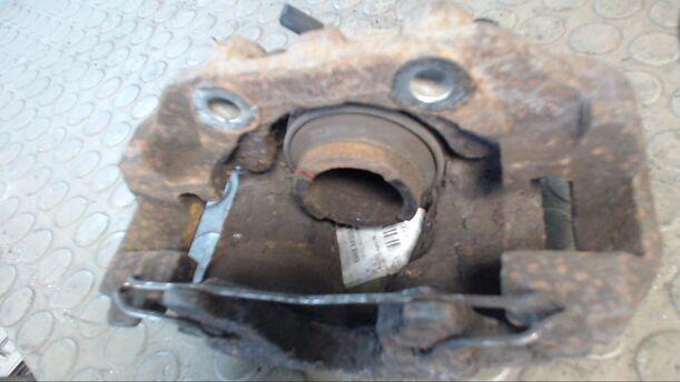 Foto: BREMSSATTEL VORN IINKS eines Opel Astra Caravan 16V