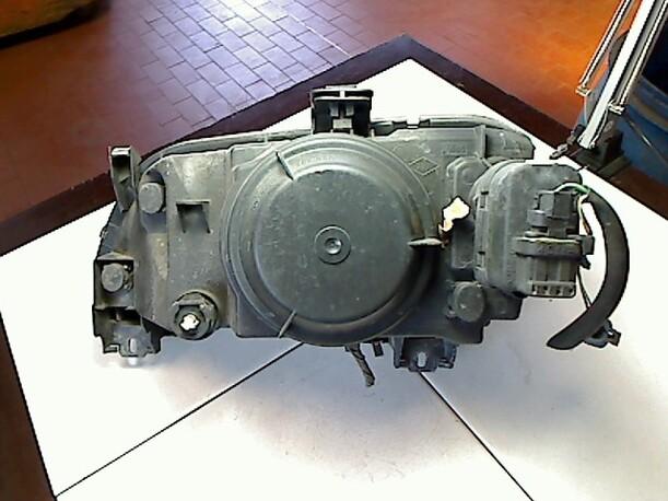 Foto: SCHEINWERFER RECHTS eines Renault Megane Scenic 1.6e Combispace