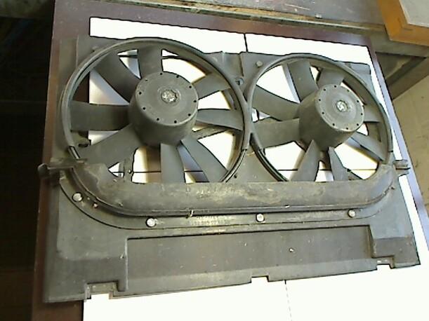 Foto: ELEKTROLÜFTER eines Mercedes-Benz C 180