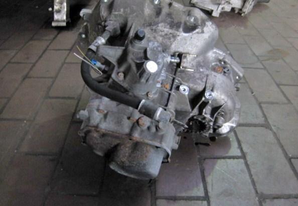 Foto: SCHALTGETRIEBE 5-GANG eines Opel Vectra 1.6 Classic