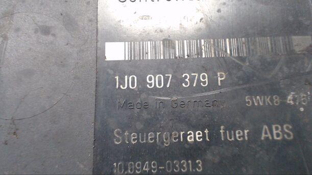 Foto: HAUPTBREMSAGGREGAT ABS eines VW Golf 1.4