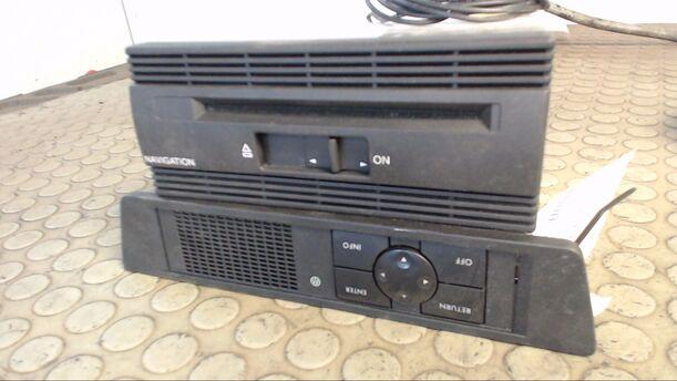 Foto: NAVIGATIONSSYSTEM eines VW Passat Variant 1.9 TDI
