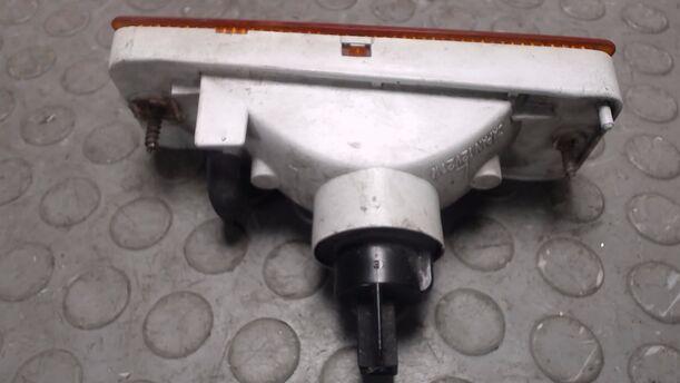 Foto: BLINKER LINKS eines Nissan Micra Classic