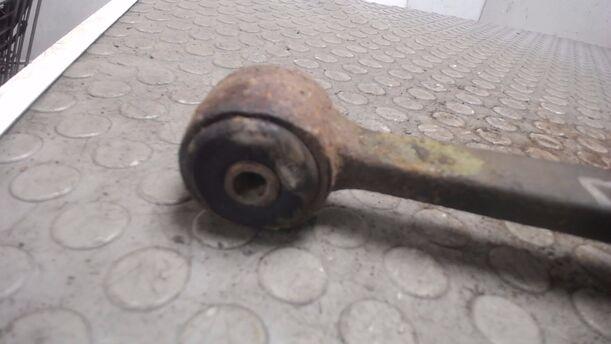 Foto: QUERLENKER VORN LINKS eines Ford Sierra Turnier CLX