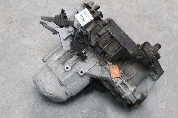 Foto: SCHALTGETRIEBE 5-GANG (60000km) eines Volvo 460 CLX