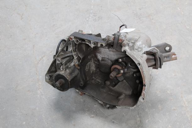 Foto: SCHALTGETRIEBE 5-GANG (60000km) eines Volvo 460 CLX