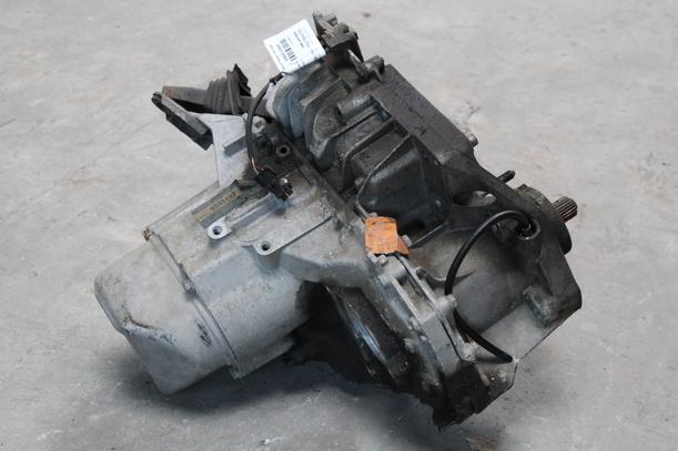 Foto: SCHALTGETRIEBE 5-GANG (60000km) eines Volvo 460 CLX