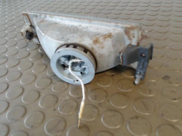 Foto: NEBELSCHEINWERFER  LINKS eines Opel Senator B 24V CLX