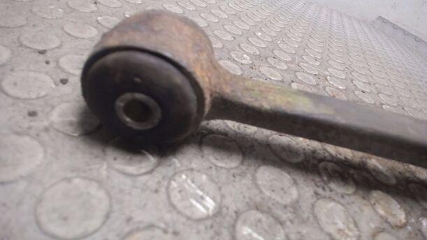Foto: QUERLENKER VORN RECHTS eines Ford Sierra Turnier CLX