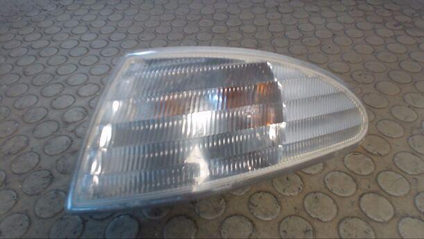 Foto: BLINKER VORN LINKS eines Ford Mondeo Turnier CLX