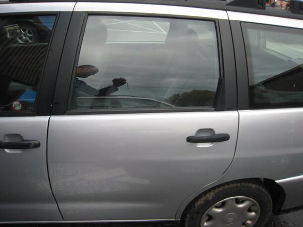 Foto: TÜR HINTEN LINKS eines Seat Cordoba Vario 1.4 CLX