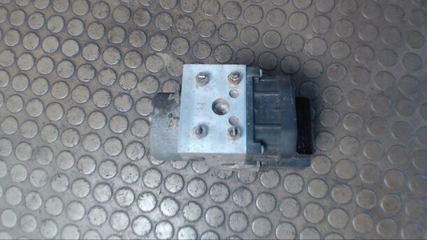 Foto: HAUPTBREMSAGGREGAT ABS eines Mitsubishi Carisma 1600
