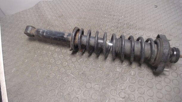 Foto: FEDERBEIN HINTEN LINKS eines Mitsubishi Carisma 1600