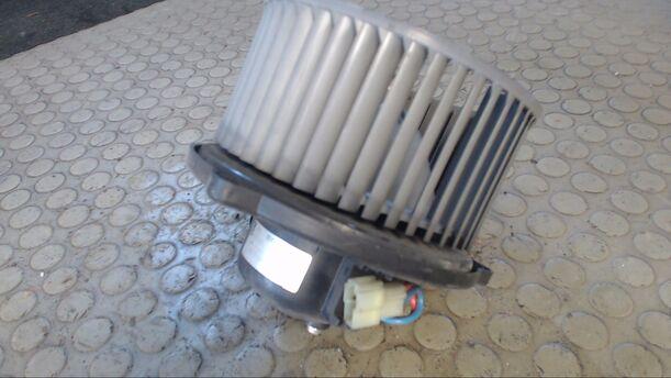 Foto: HEIZUNGSGEBLÄSE eines Mitsubishi Carisma 1600