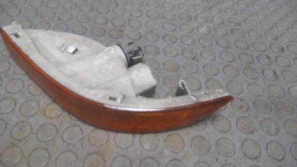 Foto: BLINKER / BLINKLEUCHTE LINKS eines Toyota Corolla 1.4 CLX