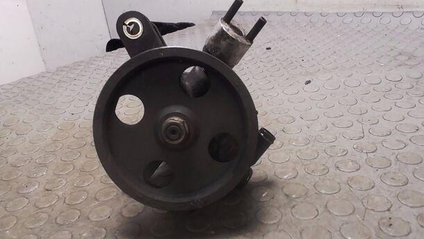 Foto: LENKGETRIEBEPUMPE eines Toyota Corolla 1.4 CLX