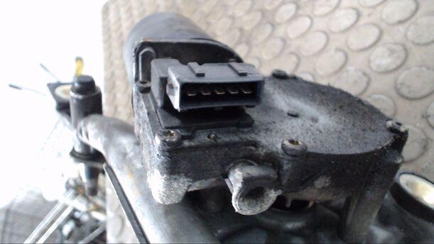 Foto: SCHEIBENWISCHERMOTOR VORN eines Ford Mondeo Turnier TD