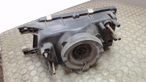 Foto: SCHEINWERFER RECHTS eines Nissan Sunny CLX