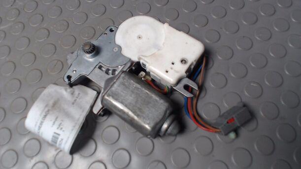 Foto: SCHIEBEDACHMOTOR eines Ford Explorer