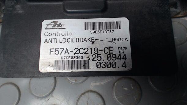 Foto: STEUERGERÄT ABS eines Ford Explorer